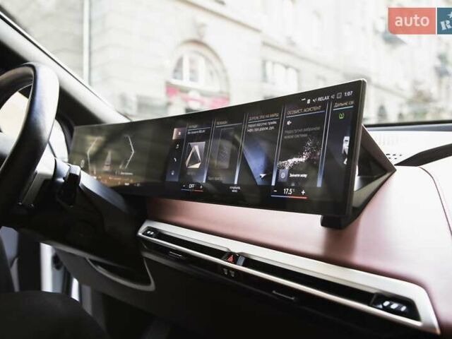 Белый БМВ iX, объемом двигателя 0 л и пробегом 22 тыс. км за 69400 $, фото 27 на Automoto.ua