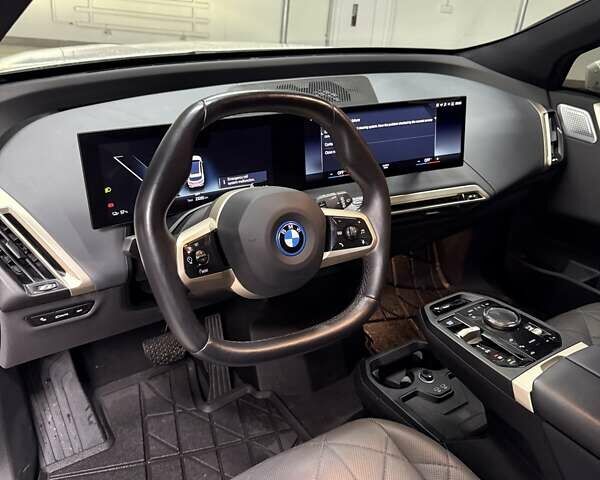 Белый БМВ iX, объемом двигателя 0 л и пробегом 22 тыс. км за 79000 $, фото 2 на Automoto.ua