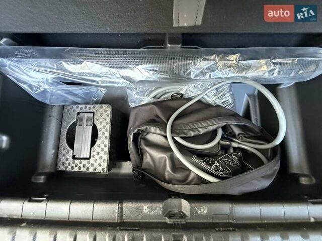 Белый БМВ iX, объемом двигателя 0 л и пробегом 69 тыс. км за 58300 $, фото 53 на Automoto.ua