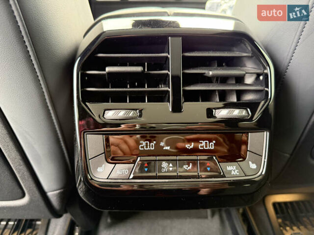 Белый БМВ iX, объемом двигателя 0 л и пробегом 34 тыс. км за 67400 $, фото 27 на Automoto.ua