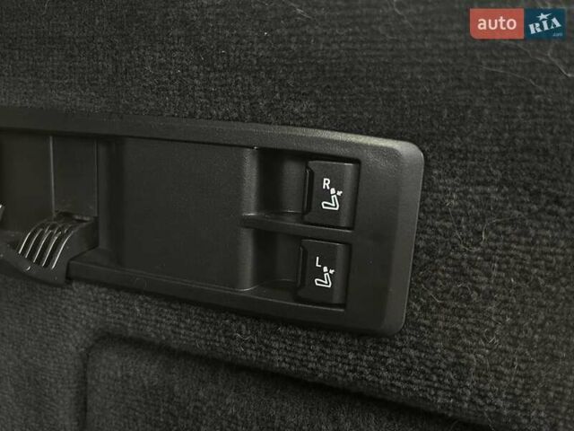 Белый БМВ iX, объемом двигателя 0 л и пробегом 40 тыс. км за 48500 $, фото 39 на Automoto.ua