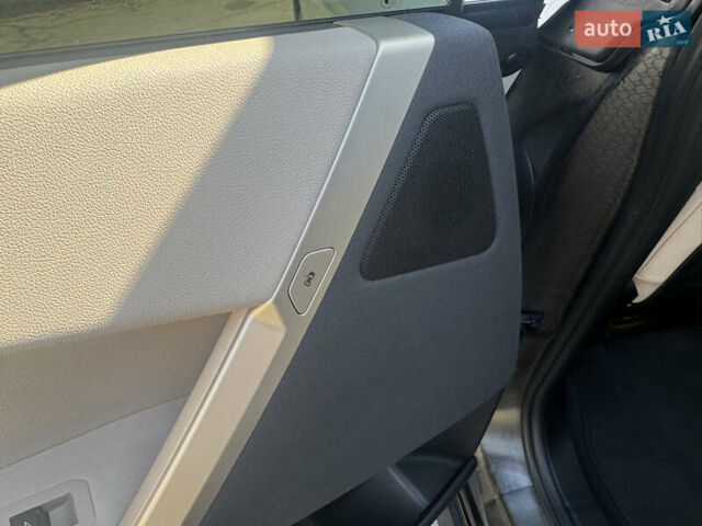 Белый БМВ iX, объемом двигателя 0 л и пробегом 35 тыс. км за 56500 $, фото 15 на Automoto.ua