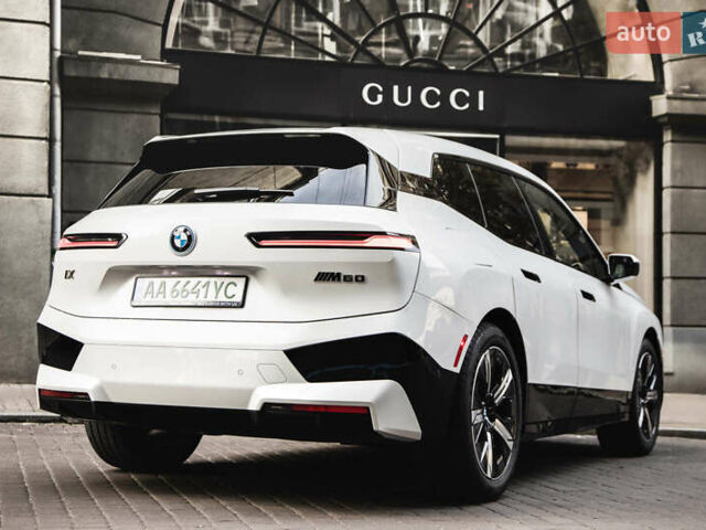 Белый БМВ iX, объемом двигателя 0 л и пробегом 22 тыс. км за 69400 $, фото 10 на Automoto.ua