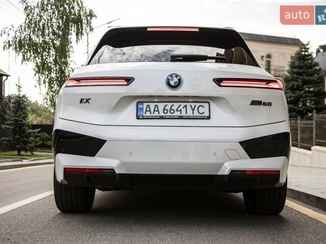 Белый БМВ iX, объемом двигателя 0 л и пробегом 22 тыс. км за 69400 $, фото 56 на Automoto.ua