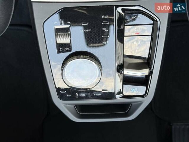 Белый БМВ iX, объемом двигателя 0 л и пробегом 69 тыс. км за 58300 $, фото 34 на Automoto.ua