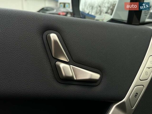 Белый БМВ iX, объемом двигателя 0 л и пробегом 40 тыс. км за 48500 $, фото 22 на Automoto.ua