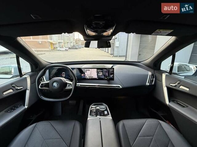Белый БМВ iX, объемом двигателя 0 л и пробегом 69 тыс. км за 58300 $, фото 33 на Automoto.ua