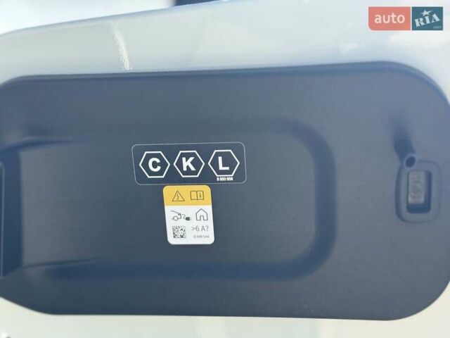 Белый БМВ iX, объемом двигателя 0 л и пробегом 42 тыс. км за 47300 $, фото 33 на Automoto.ua