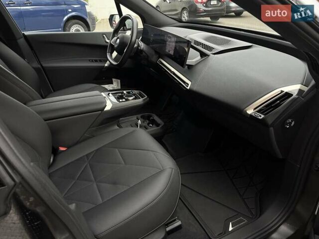 Белый БМВ iX, объемом двигателя 0 л и пробегом 40 тыс. км за 48500 $, фото 32 на Automoto.ua