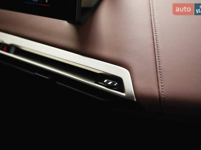 Белый БМВ iX, объемом двигателя 0 л и пробегом 22 тыс. км за 69400 $, фото 61 на Automoto.ua