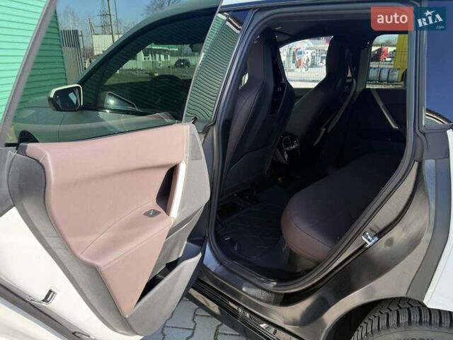 Белый БМВ iX, объемом двигателя 0 л и пробегом 42 тыс. км за 47300 $, фото 24 на Automoto.ua