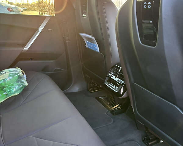 Белый БМВ iX, объемом двигателя 0 л и пробегом 57 тыс. км за 56700 $, фото 26 на Automoto.ua