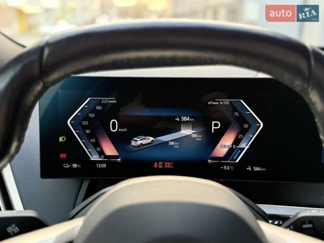 Белый БМВ iX, объемом двигателя 0 л и пробегом 69 тыс. км за 58300 $, фото 37 на Automoto.ua
