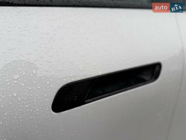 Белый БМВ iX, объемом двигателя 0 л и пробегом 5 тыс. км за 63000 $, фото 14 на Automoto.ua