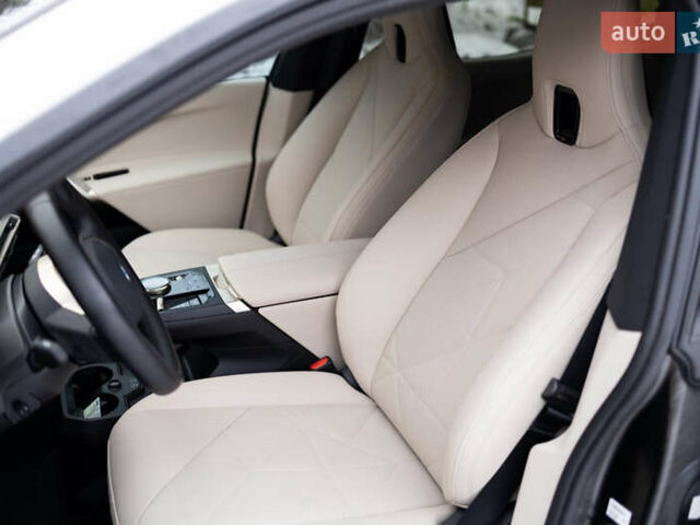 Білий БМВ iX, об'ємом двигуна 0 л та пробігом 3 тис. км за 61000 $, фото 37 на Automoto.ua