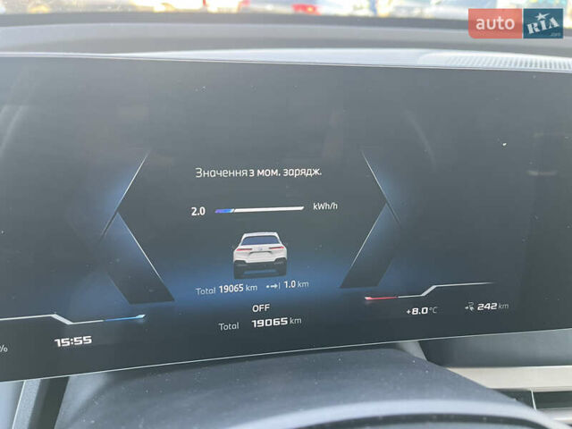 Белый БМВ iX, объемом двигателя 0 л и пробегом 19 тыс. км за 80000 $, фото 42 на Automoto.ua