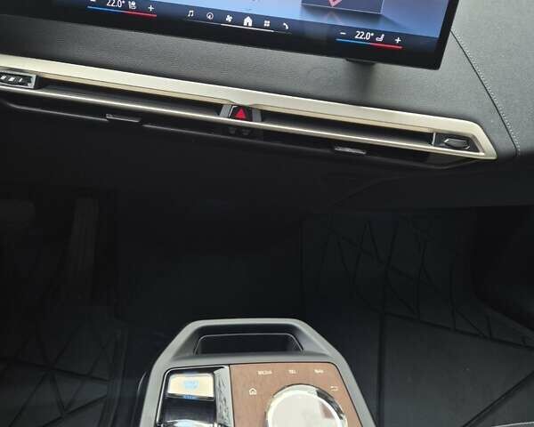 Белый БМВ iX, объемом двигателя 0 л и пробегом 89 тыс. км за 49999 $, фото 10 на Automoto.ua