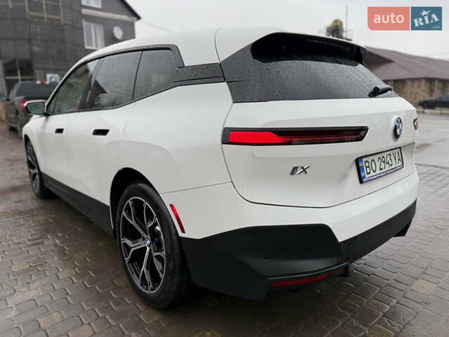 Белый БМВ iX, объемом двигателя 0 л и пробегом 5 тыс. км за 63000 $, фото 8 на Automoto.ua