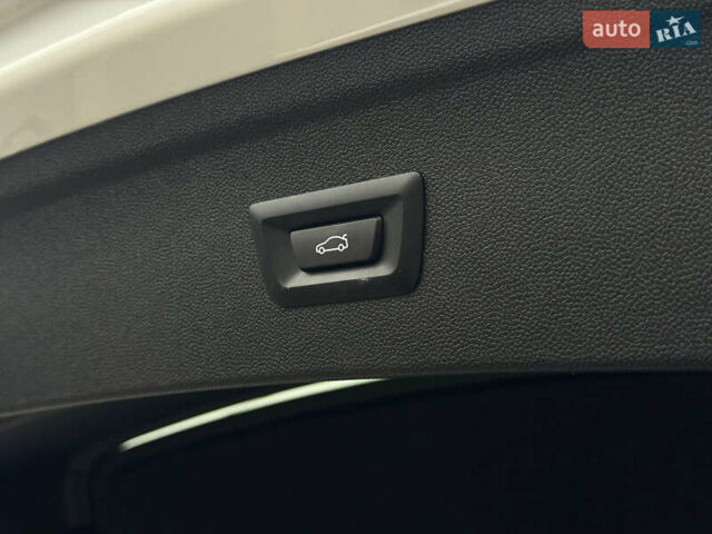 Білий БМВ iX, об'ємом двигуна 0 л та пробігом 32 тис. км за 48700 $, фото 30 на Automoto.ua