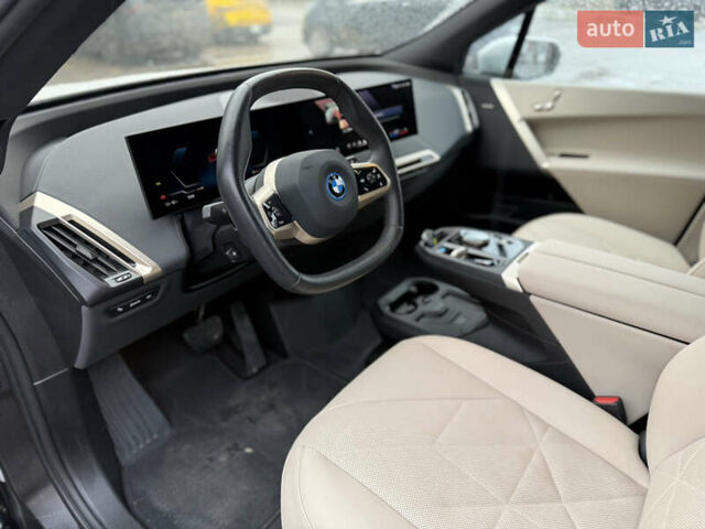 Белый БМВ iX, объемом двигателя 0 л и пробегом 5 тыс. км за 63000 $, фото 19 на Automoto.ua