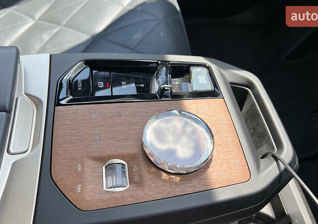 Білий БМВ iX, об'ємом двигуна 0 л та пробігом 12 тис. км за 82500 $, фото 19 на Automoto.ua