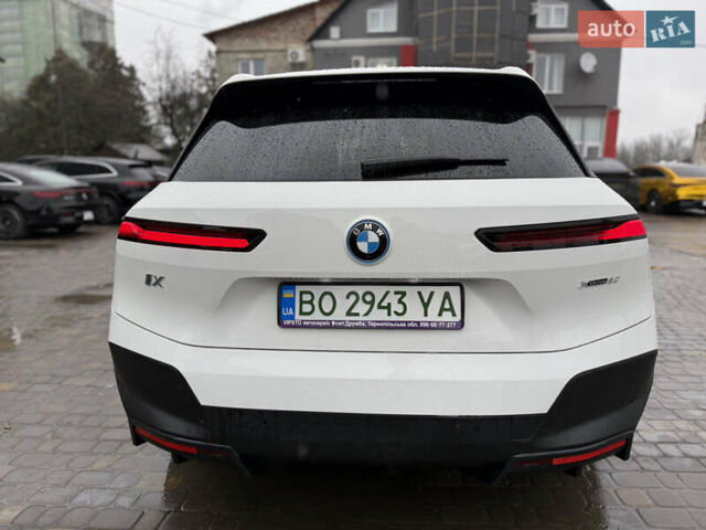 Белый БМВ iX, объемом двигателя 0 л и пробегом 5 тыс. км за 63000 $, фото 7 на Automoto.ua