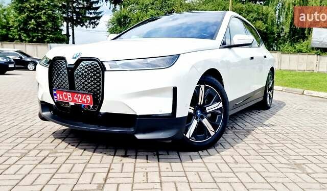 Белый БМВ iX, объемом двигателя 0 л и пробегом 55 тыс. км за 59999 $, фото 107 на Automoto.ua
