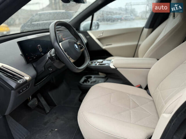 Белый БМВ iX, объемом двигателя 0 л и пробегом 5 тыс. км за 63000 $, фото 16 на Automoto.ua