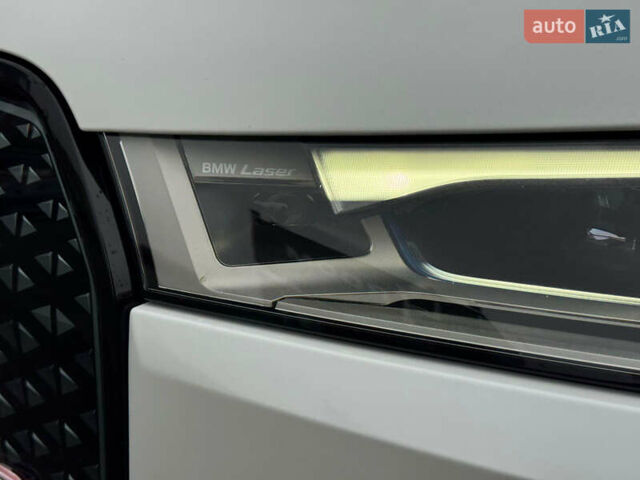 Білий БМВ iX, об'ємом двигуна 0 л та пробігом 32 тис. км за 48700 $, фото 22 на Automoto.ua