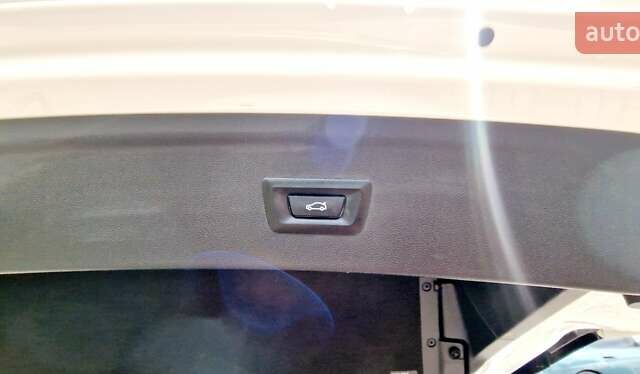 Белый БМВ iX, объемом двигателя 0 л и пробегом 55 тыс. км за 59999 $, фото 67 на Automoto.ua