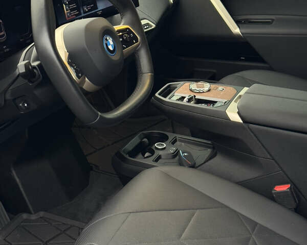 Белый БМВ iX, объемом двигателя 0 л и пробегом 32 тыс. км за 48900 $, фото 43 на Automoto.ua