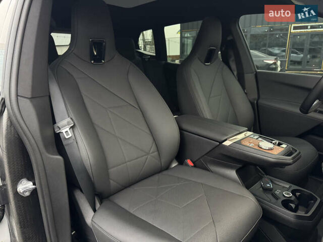 Белый БМВ iX, объемом двигателя 0 л и пробегом 32 тыс. км за 48900 $, фото 23 на Automoto.ua