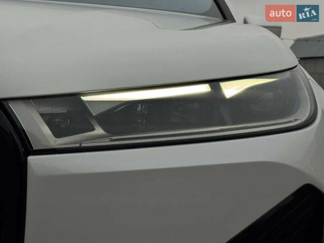 Белый БМВ iX, объемом двигателя 0 л и пробегом 32 тыс. км за 48900 $, фото 51 на Automoto.ua