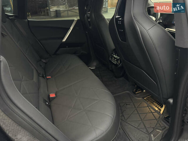 Белый БМВ iX, объемом двигателя 0 л и пробегом 32 тыс. км за 48900 $, фото 26 на Automoto.ua