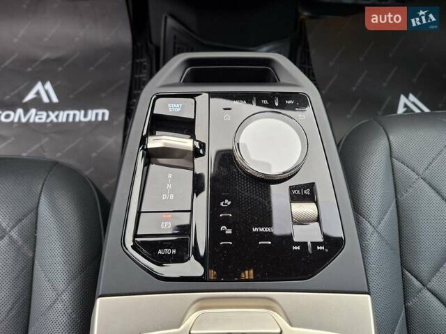 Белый БМВ iX, объемом двигателя 0 л и пробегом 8 тыс. км за 63900 $, фото 21 на Automoto.ua