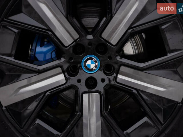 Білий БМВ iX, об'ємом двигуна 0 л та пробігом 3 тис. км за 61000 $, фото 35 на Automoto.ua