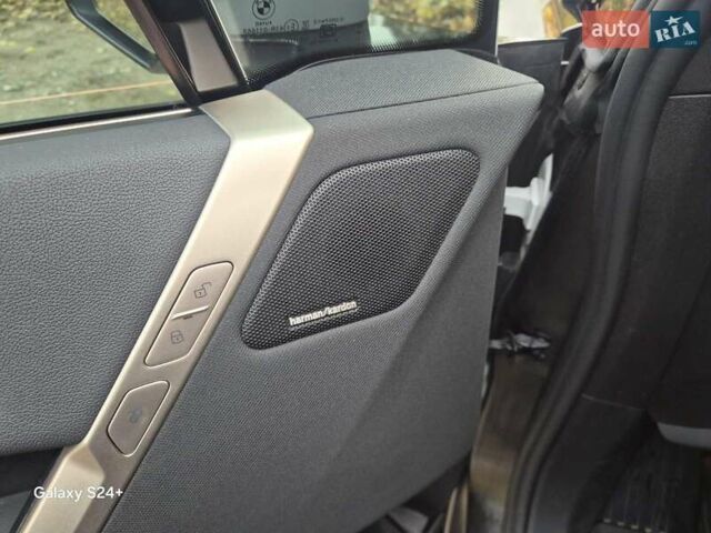 Белый БМВ iX, объемом двигателя 0 л и пробегом 89 тыс. км за 49999 $, фото 4 на Automoto.ua