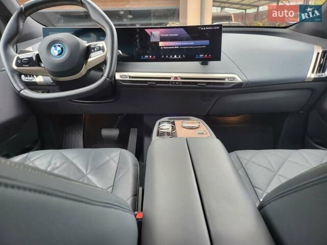 Белый БМВ iX, объемом двигателя 0 л и пробегом 11 тыс. км за 70500 $, фото 8 на Automoto.ua