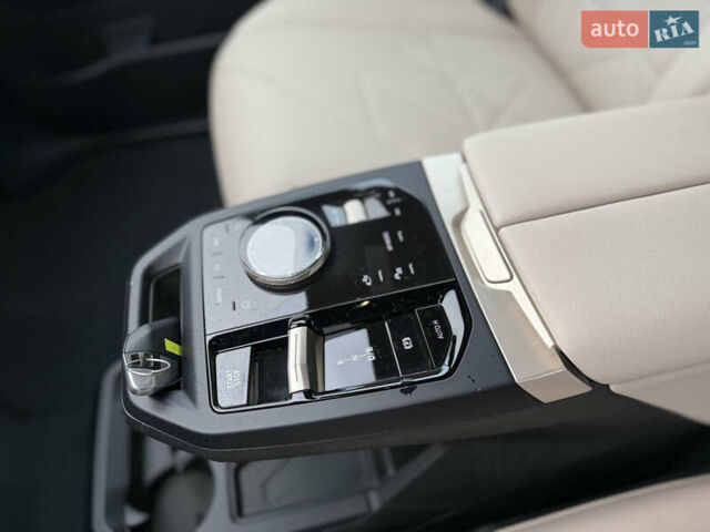 Белый БМВ iX, объемом двигателя 0 л и пробегом 5 тыс. км за 63000 $, фото 20 на Automoto.ua
