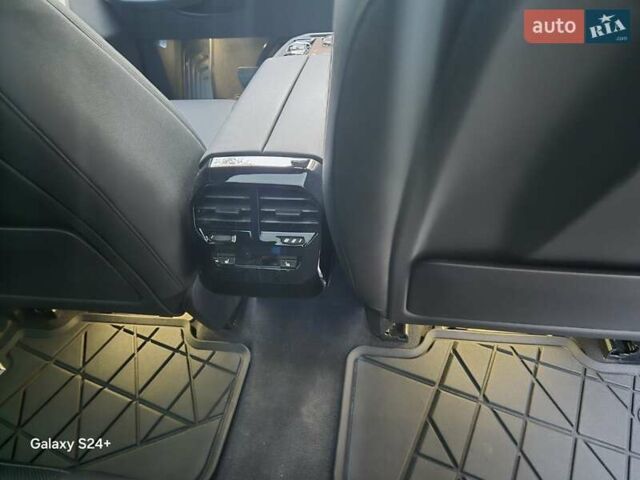 Белый БМВ iX, объемом двигателя 0 л и пробегом 89 тыс. км за 49999 $, фото 5 на Automoto.ua