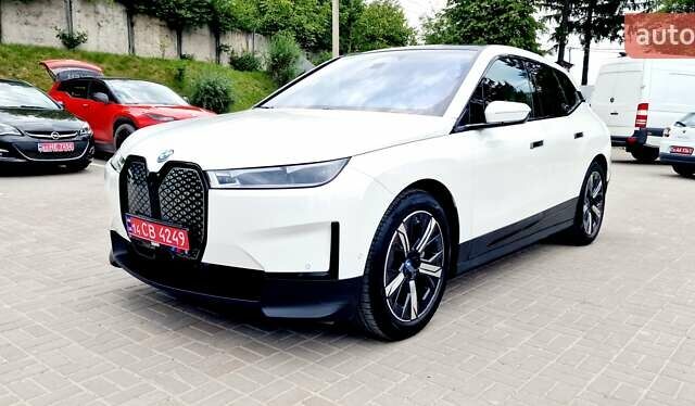 Белый БМВ iX, объемом двигателя 0 л и пробегом 55 тыс. км за 59999 $, фото 46 на Automoto.ua