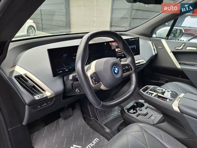Белый БМВ iX, объемом двигателя 0 л и пробегом 8 тыс. км за 63900 $, фото 10 на Automoto.ua