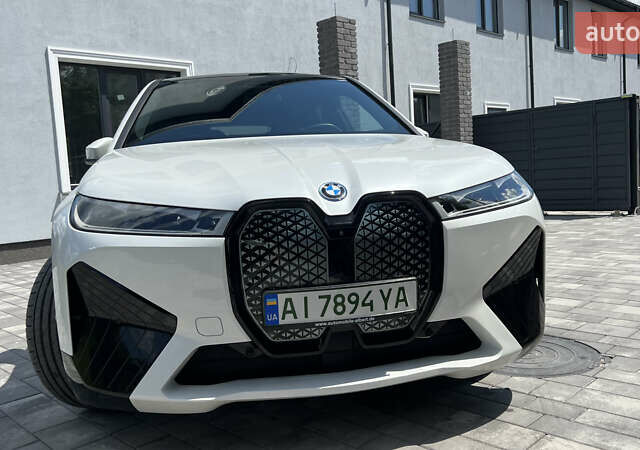 Білий БМВ iX, об'ємом двигуна 0 л та пробігом 12 тис. км за 82500 $, фото 24 на Automoto.ua
