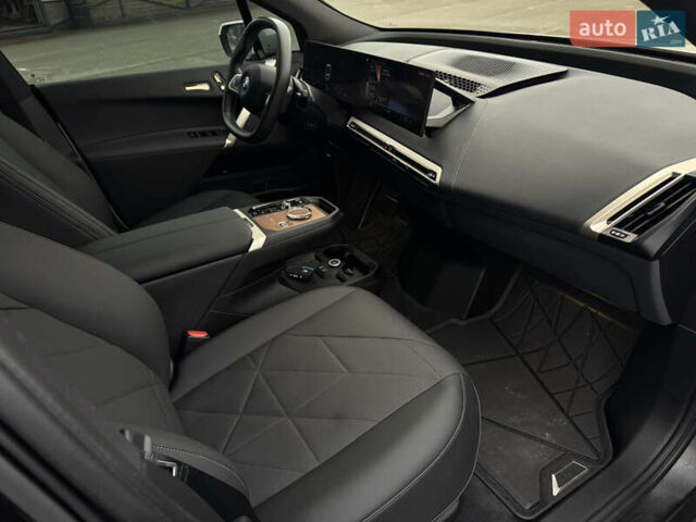 Белый БМВ iX, объемом двигателя 0 л и пробегом 32 тыс. км за 48900 $, фото 22 на Automoto.ua