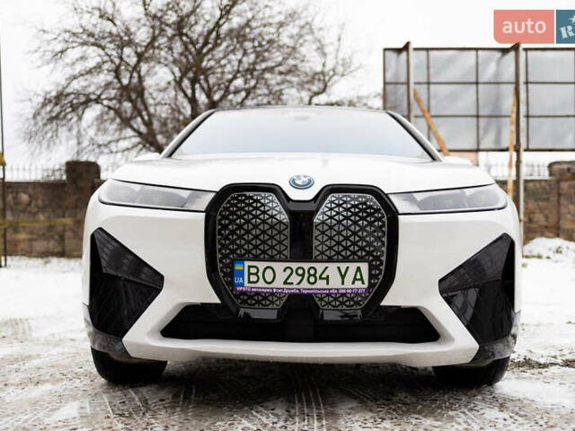 Білий БМВ iX, об'ємом двигуна 0 л та пробігом 3 тис. км за 61000 $, фото 8 на Automoto.ua