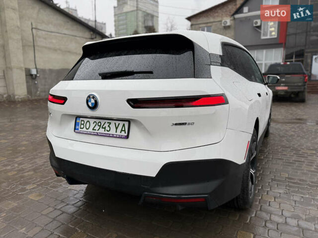 Белый БМВ iX, объемом двигателя 0 л и пробегом 5 тыс. км за 63000 $, фото 6 на Automoto.ua