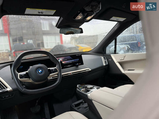 Белый БМВ iX, объемом двигателя 0 л и пробегом 5 тыс. км за 63000 $, фото 22 на Automoto.ua