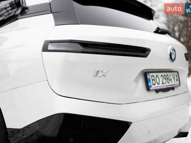 Білий БМВ iX, об'ємом двигуна 0 л та пробігом 3 тис. км за 61000 $, фото 10 на Automoto.ua