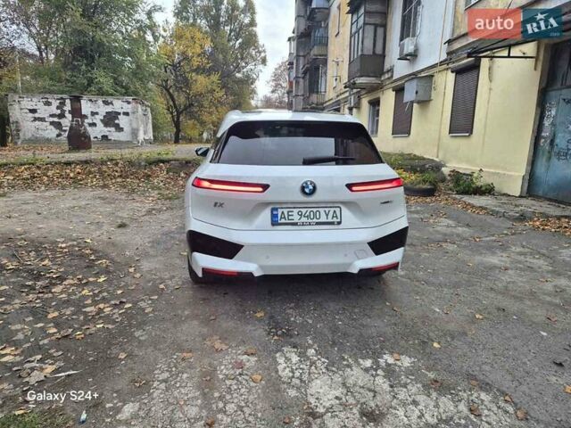 Белый БМВ iX, объемом двигателя 0 л и пробегом 89 тыс. км за 49999 $, фото 2 на Automoto.ua