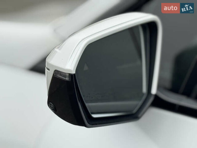 Белый БМВ iX, объемом двигателя 0 л и пробегом 32 тыс. км за 48900 $, фото 20 на Automoto.ua